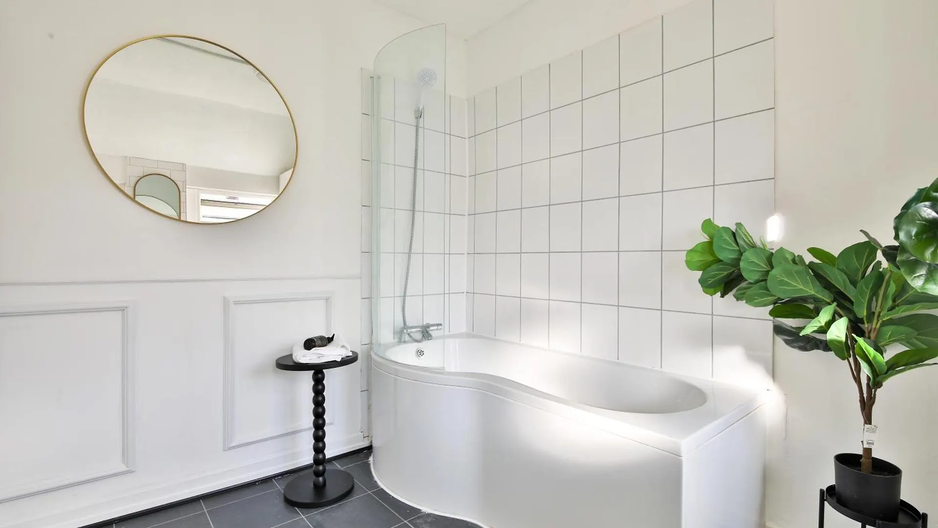 Beautifully Designed Flat With Full Amenities Lejlighed Cardiff 0*,