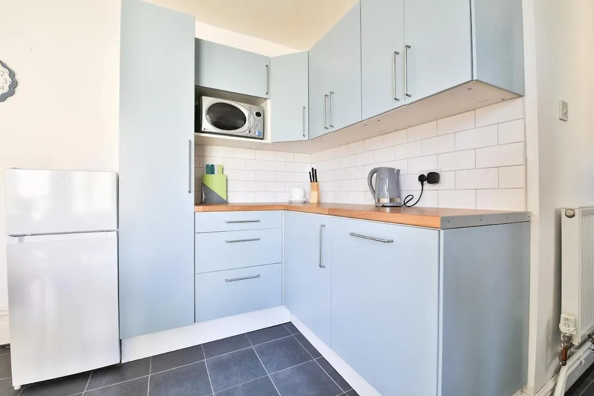 Beautifully Designed Flat With Full Amenities Lejlighed Cardiff